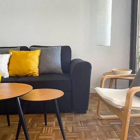 Con Personalidad A 600 M De La Playa. Apartment *